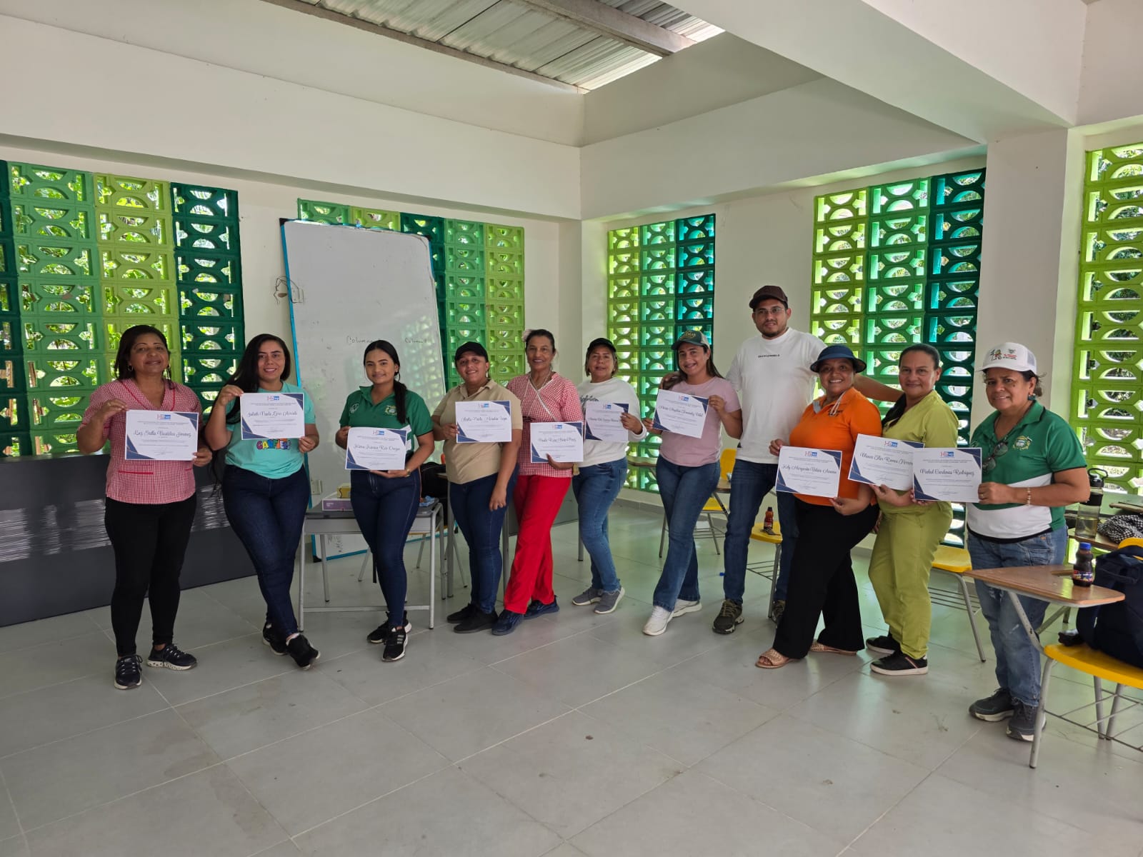 Estudiantes con tablets GoSmart